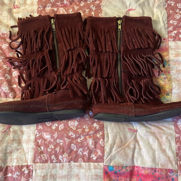 Minnetonka 3 Layer Fringe Boots 1638F Burgundy Moccasin Suede Size 11 - Picture 5 of 12